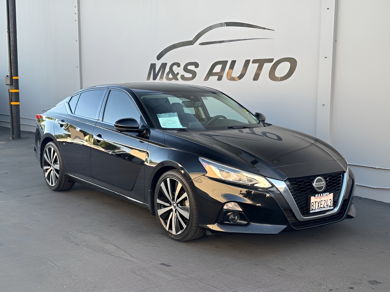 Vehicle image 22 of 25