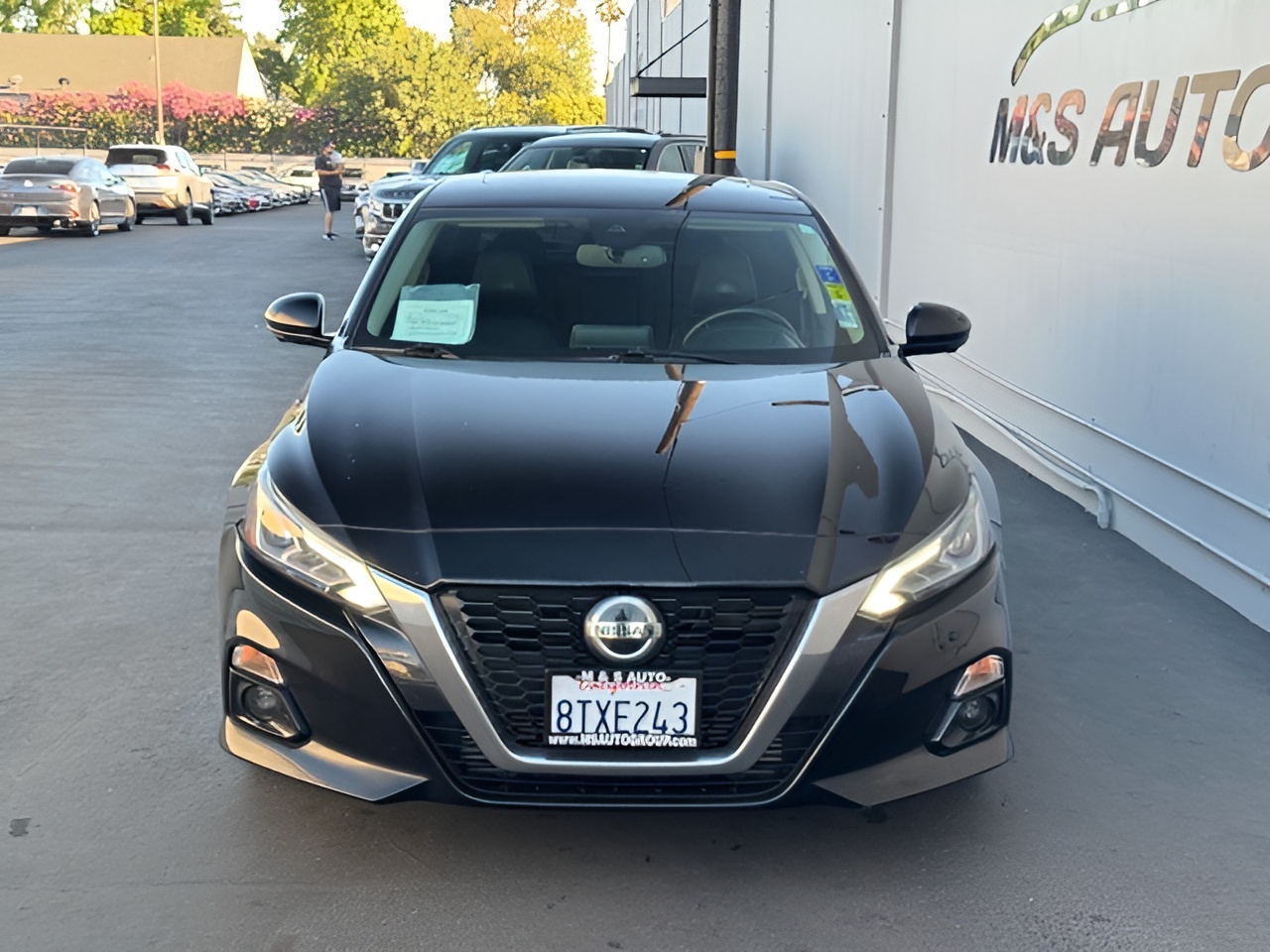 Vehicle image 21 of 25