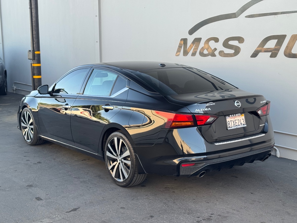 Vehicle image 6 of 25