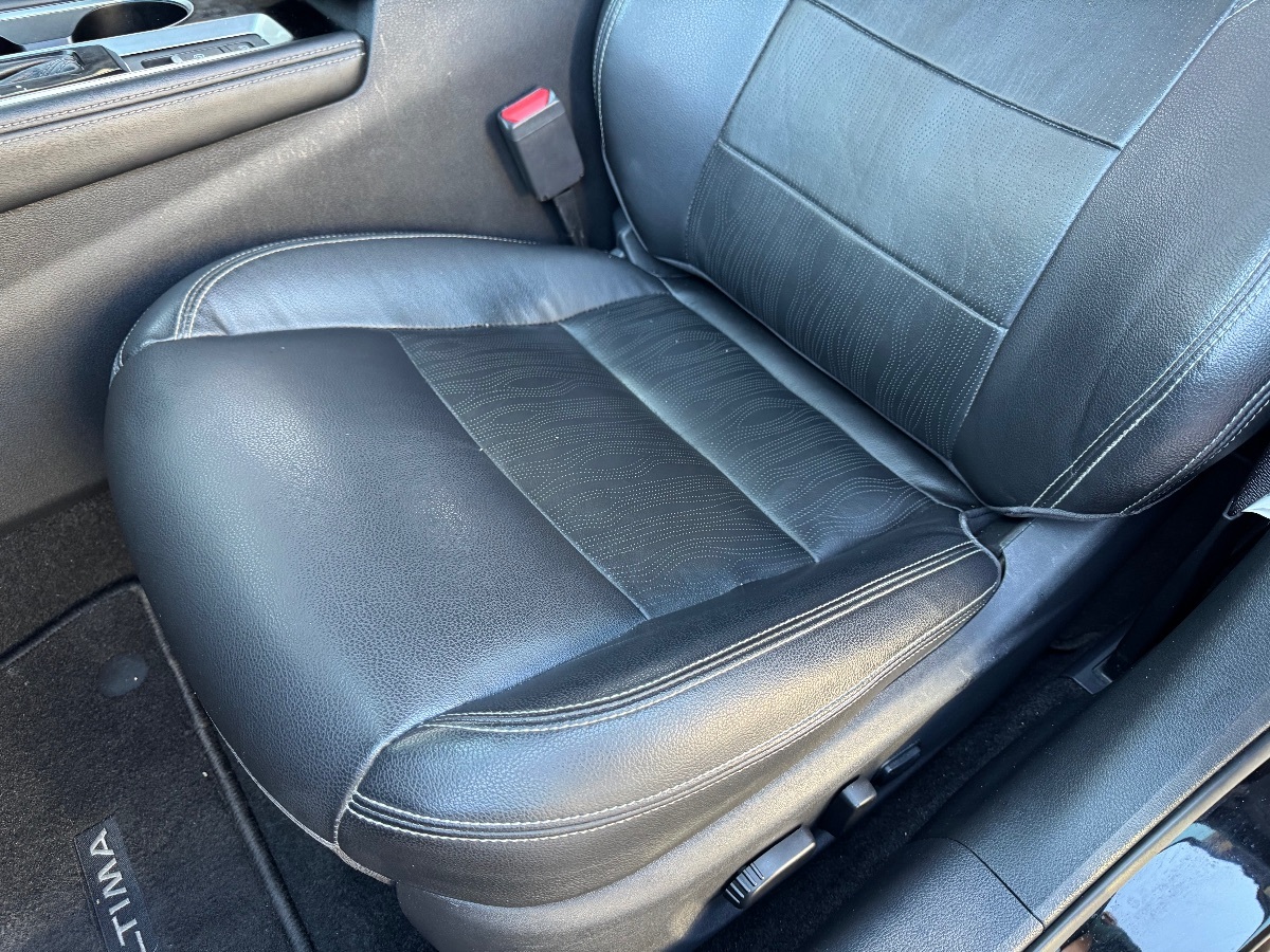 Vehicle image 9 of 25