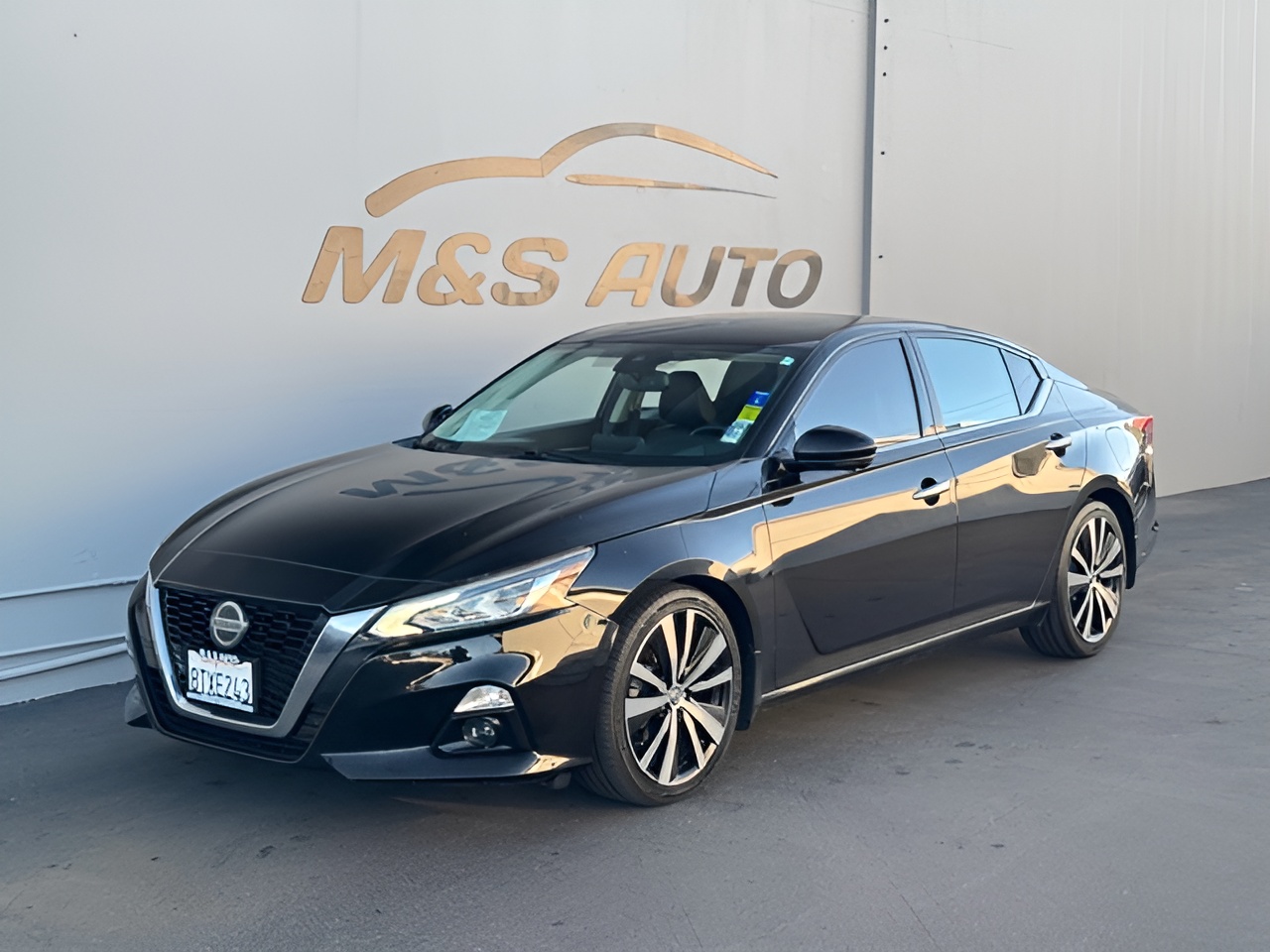 Vehicle image 20 of 25