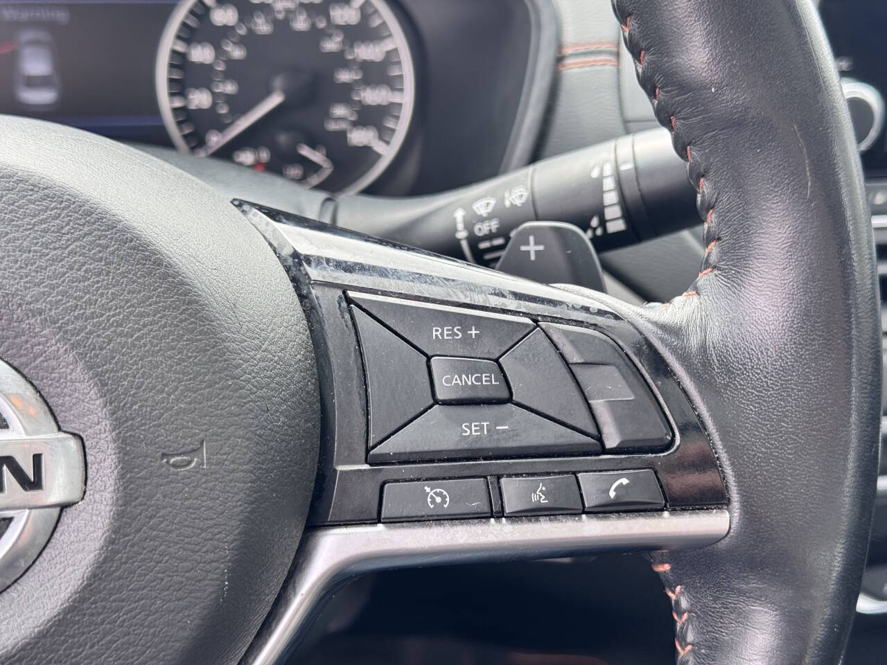 Vehicle image 21 of 32