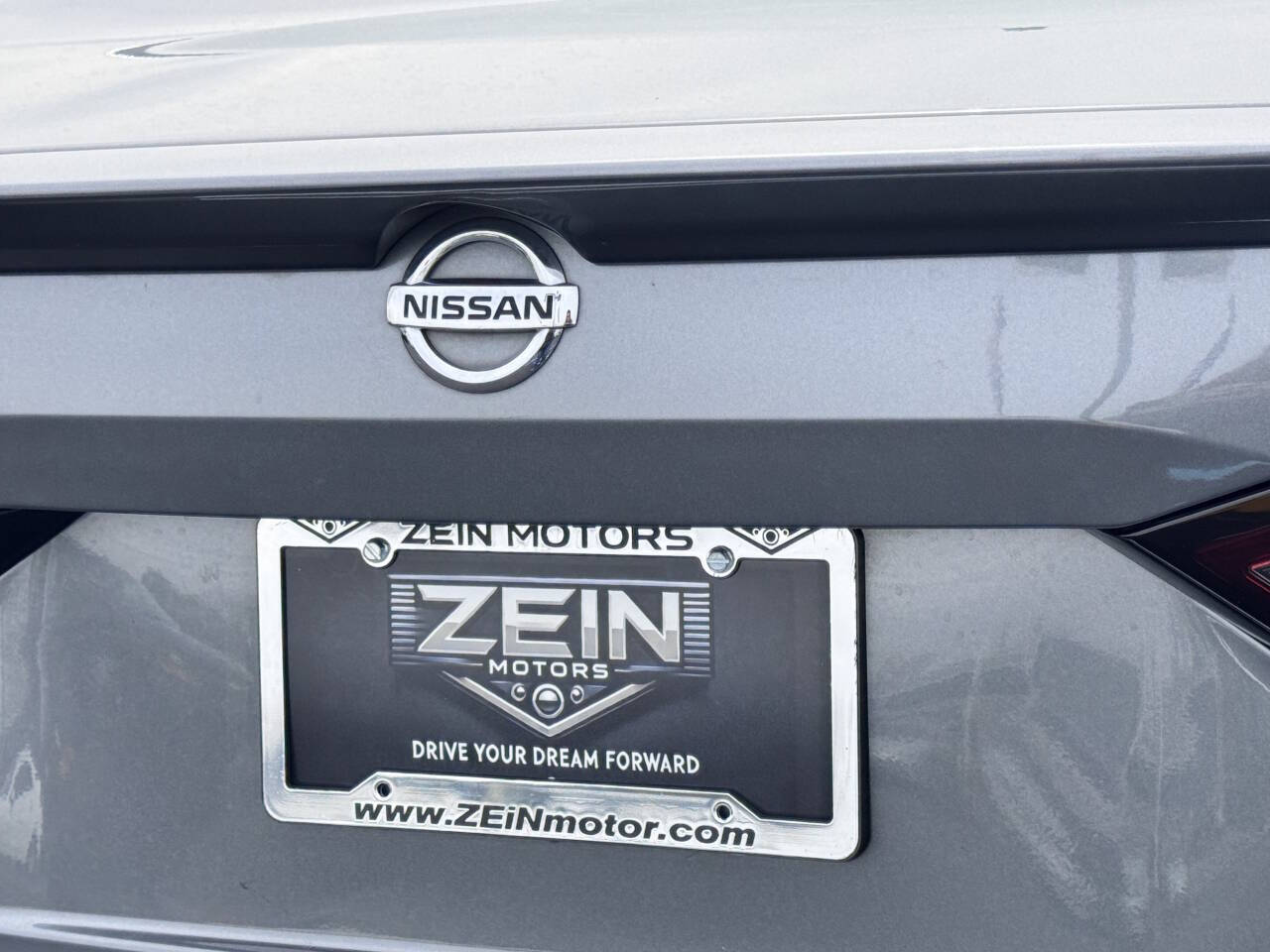 Vehicle image 31 of 32