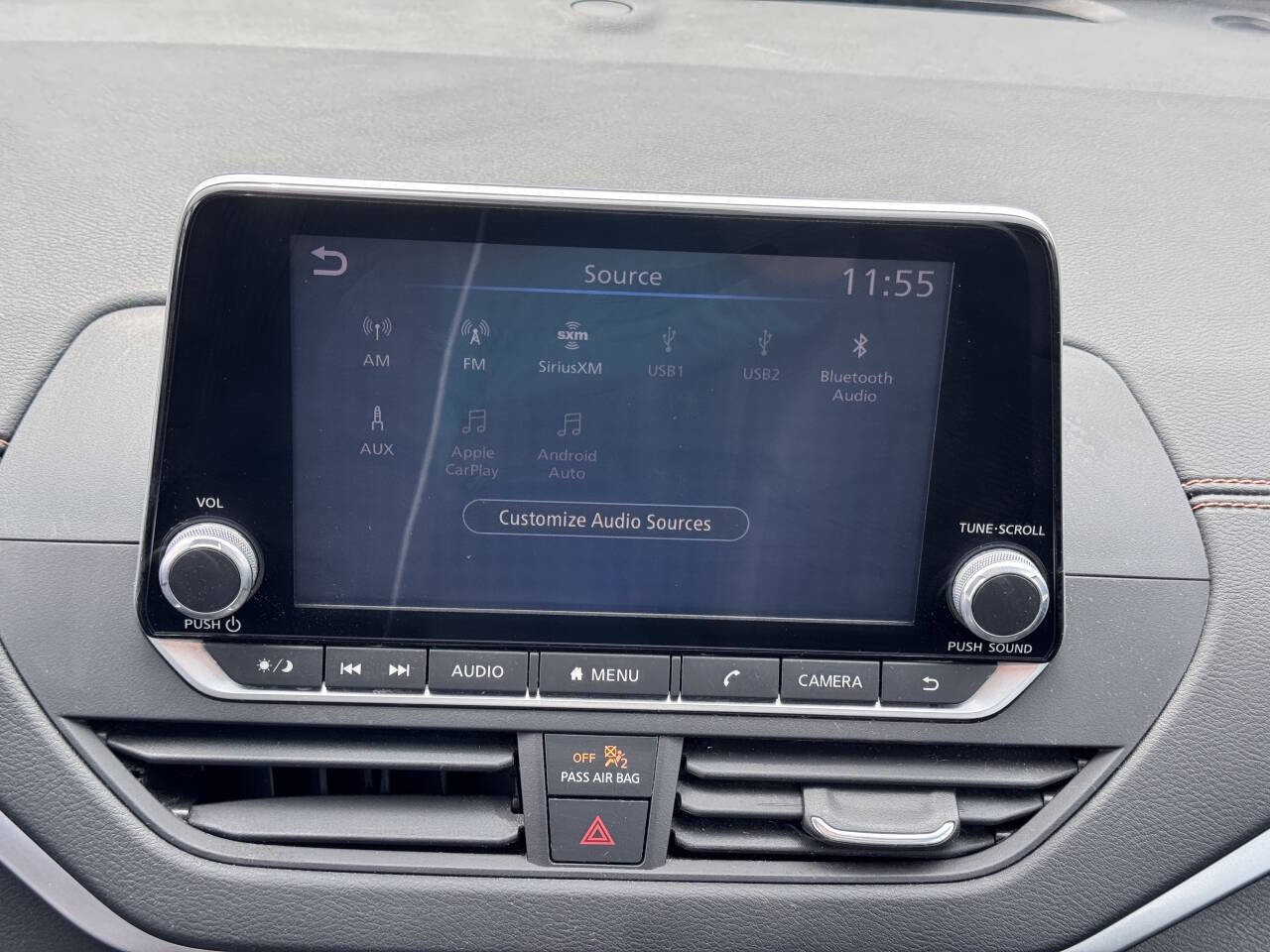 Vehicle image 12 of 32