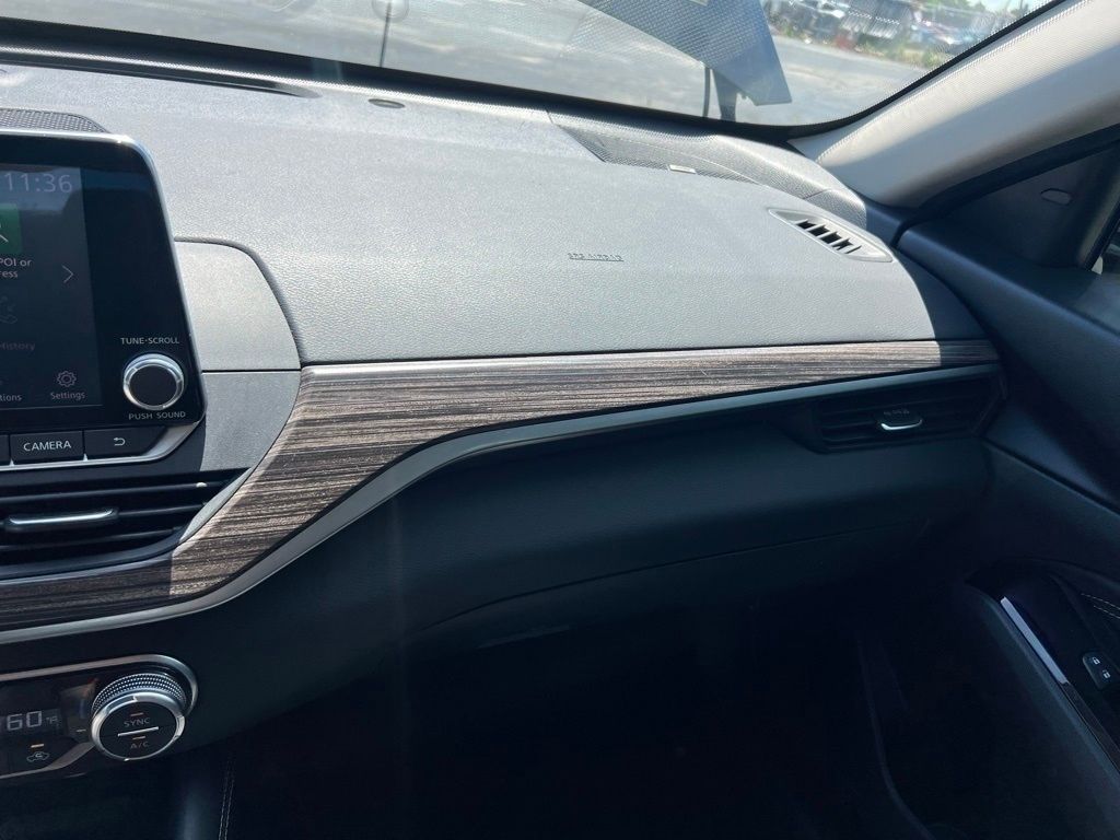2020 Nissan Altima 2.5 Platinum Image 25 of 39