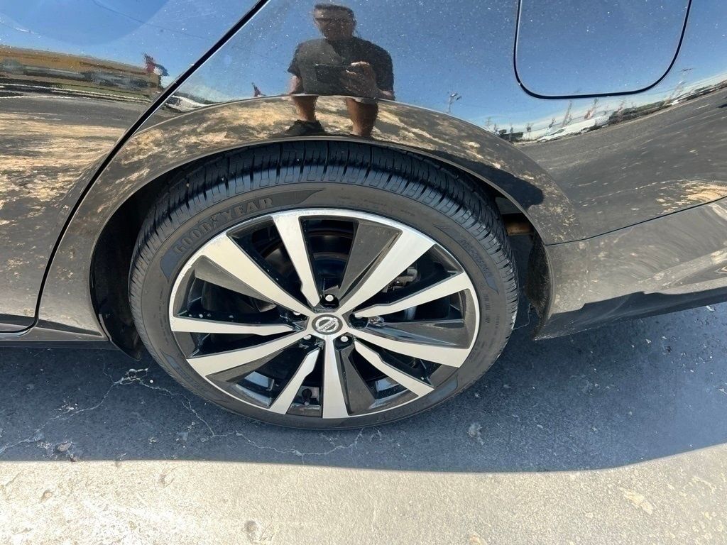 2020 Nissan Altima 2.5 Platinum Image 13 of 39