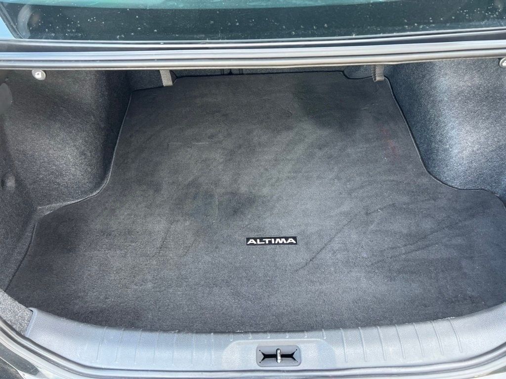 2020 Nissan Altima 2.5 Platinum Image 15 of 39