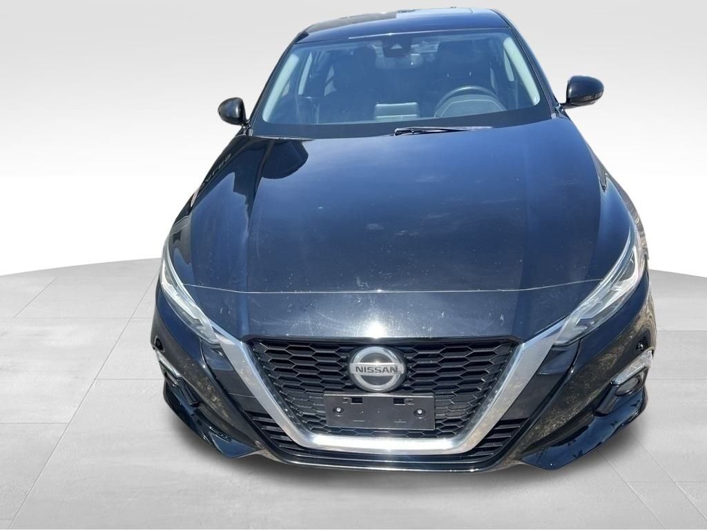 2020 Nissan Altima 2.5 Platinum Image 3 of 39