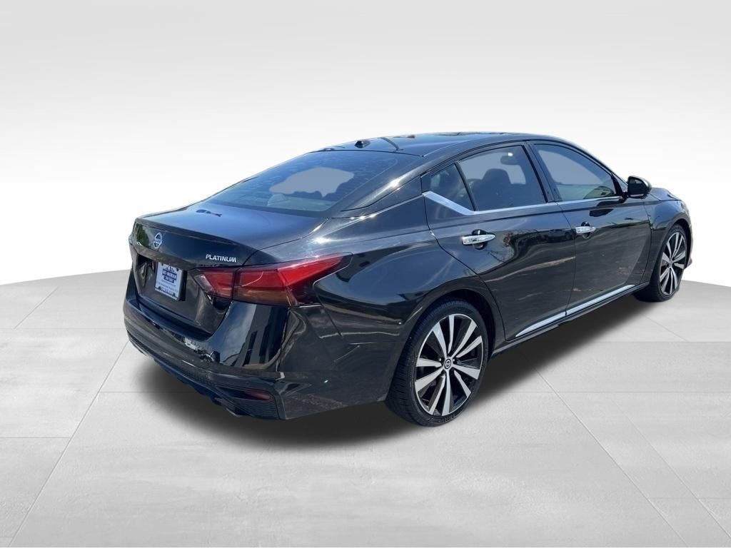 2020 Nissan Altima 2.5 Platinum Image 6 of 39