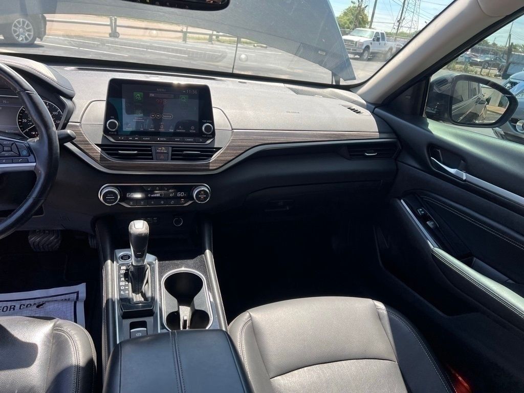 2020 Nissan Altima 2.5 Platinum Image 24 of 39