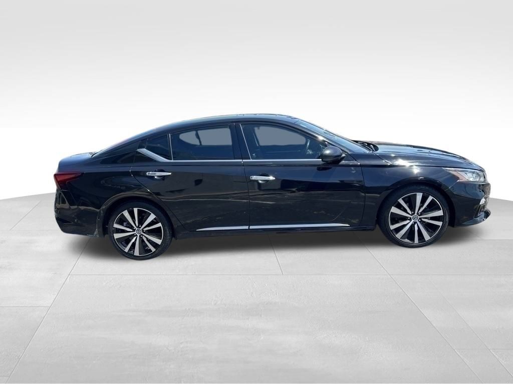2020 Nissan Altima 2.5 Platinum Image 5 of 39