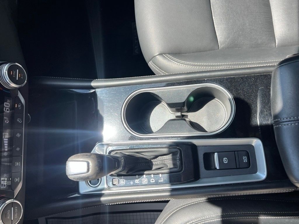 2020 Nissan Altima 2.5 Platinum Image 28 of 39