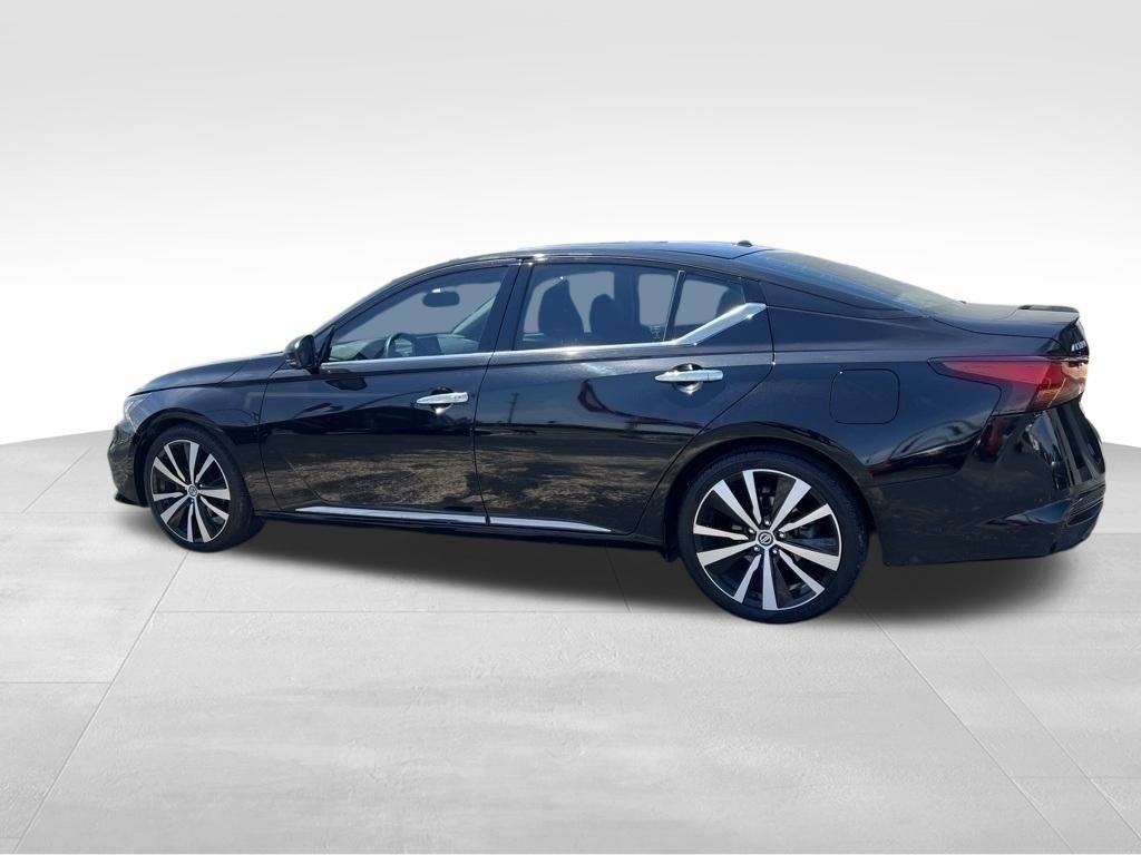 2020 Nissan Altima 2.5 Platinum Image 8 of 39