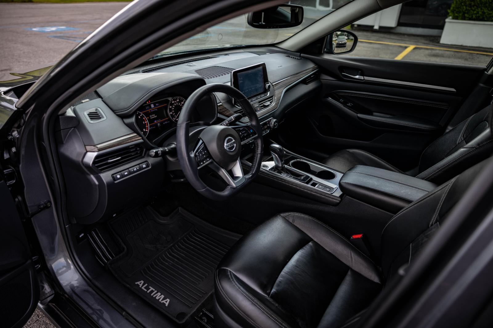 2020 Nissan Altima 2.5 Platinum Image 22 of 36