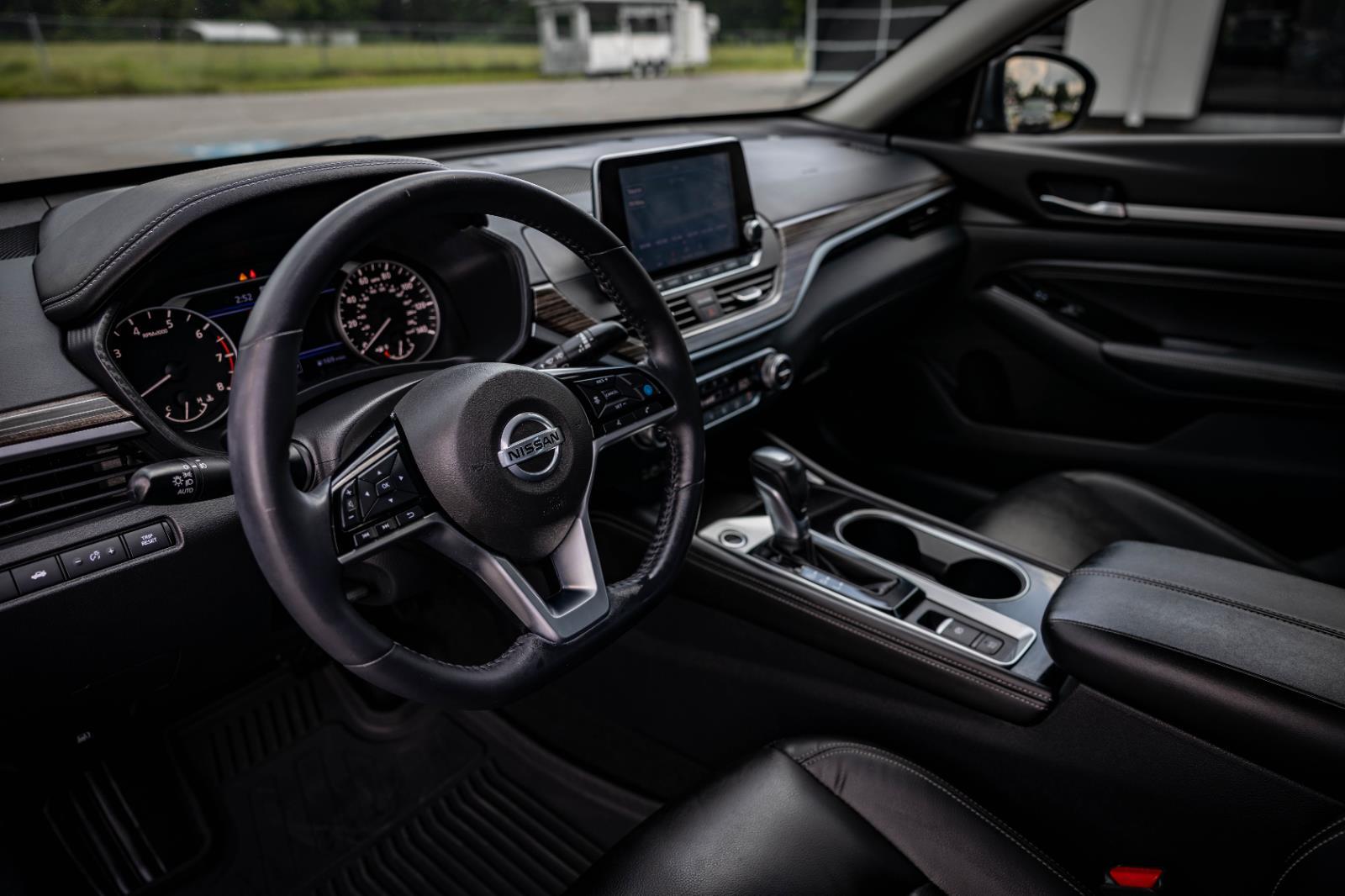 2020 Nissan Altima 2.5 Platinum Image 23 of 36