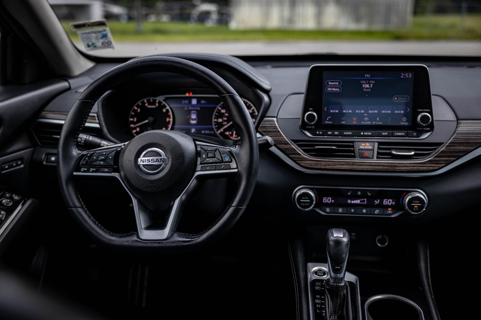2020 Nissan Altima 2.5 Platinum Image 20 of 36