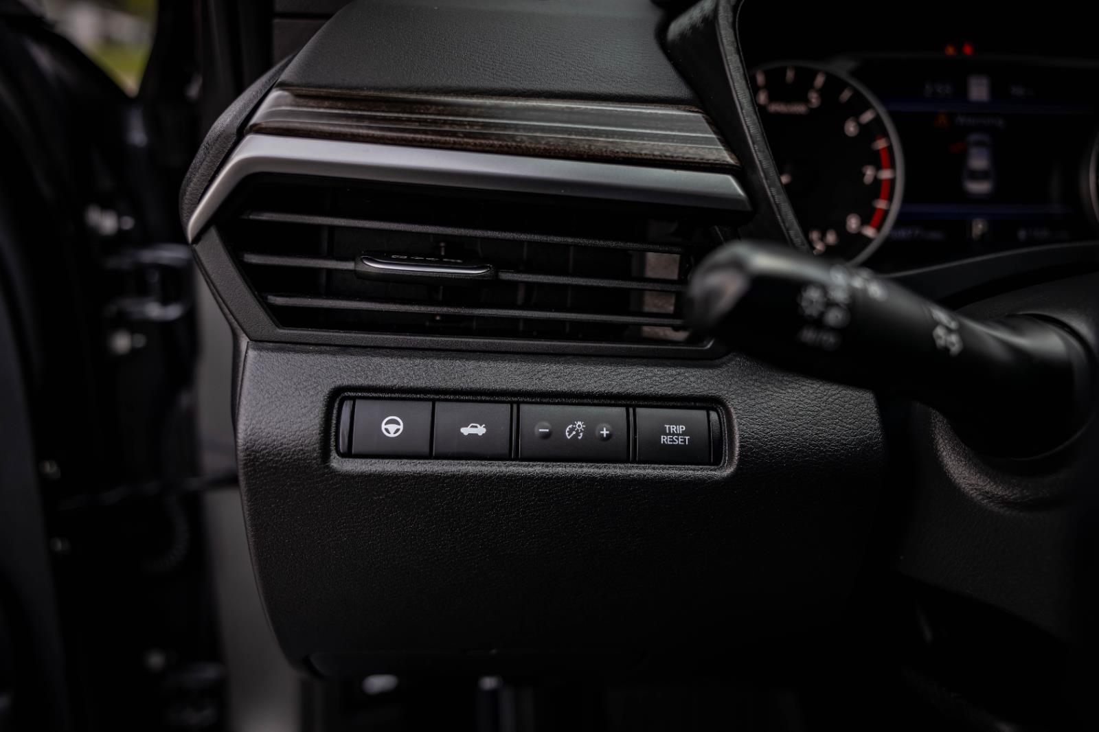 2020 Nissan Altima 2.5 Platinum Image 31 of 36