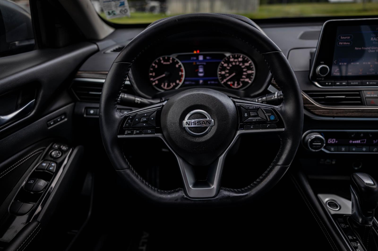 2020 Nissan Altima 2.5 Platinum Image 25 of 36