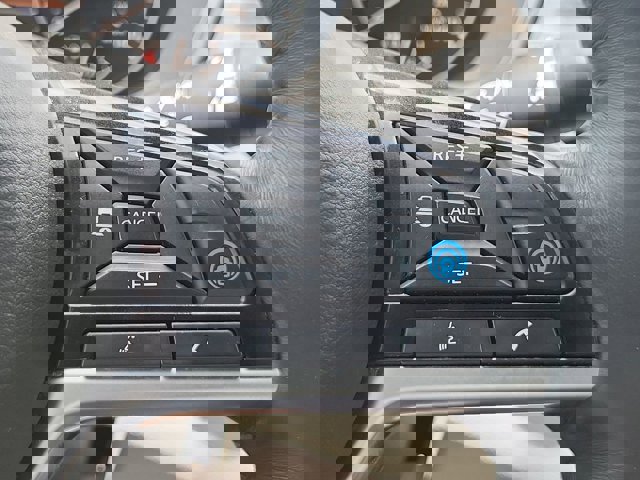 Vehicle image 26 of 32