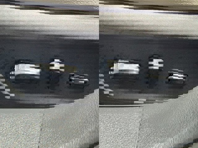 Vehicle image 17 of 32