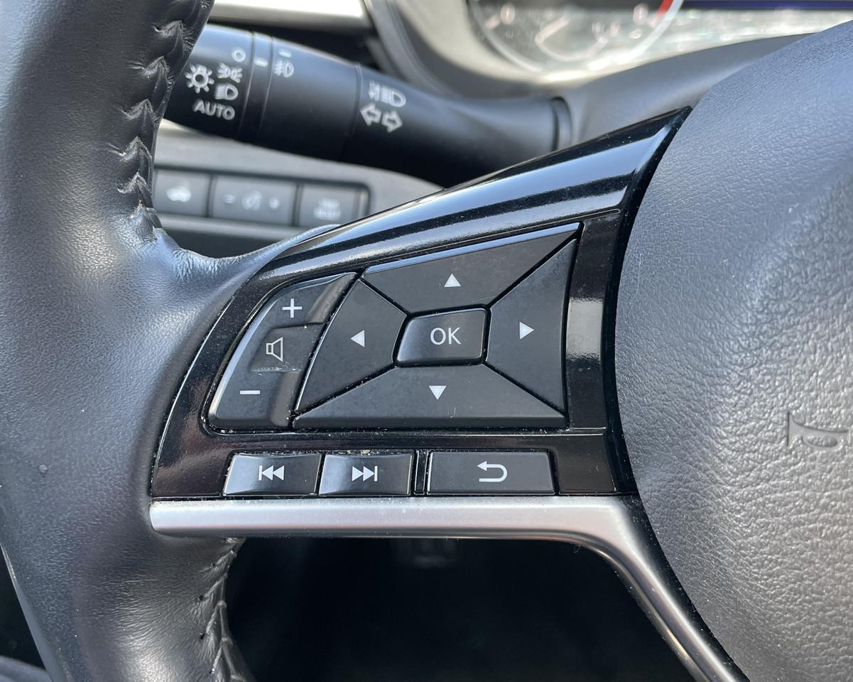 Vehicle image 16 of 19