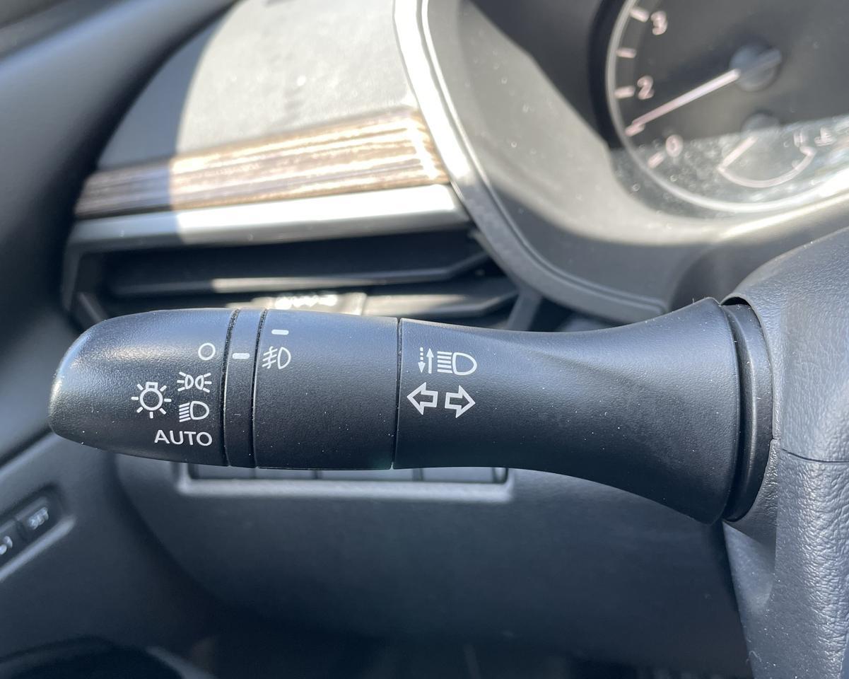 Vehicle image 14 of 19