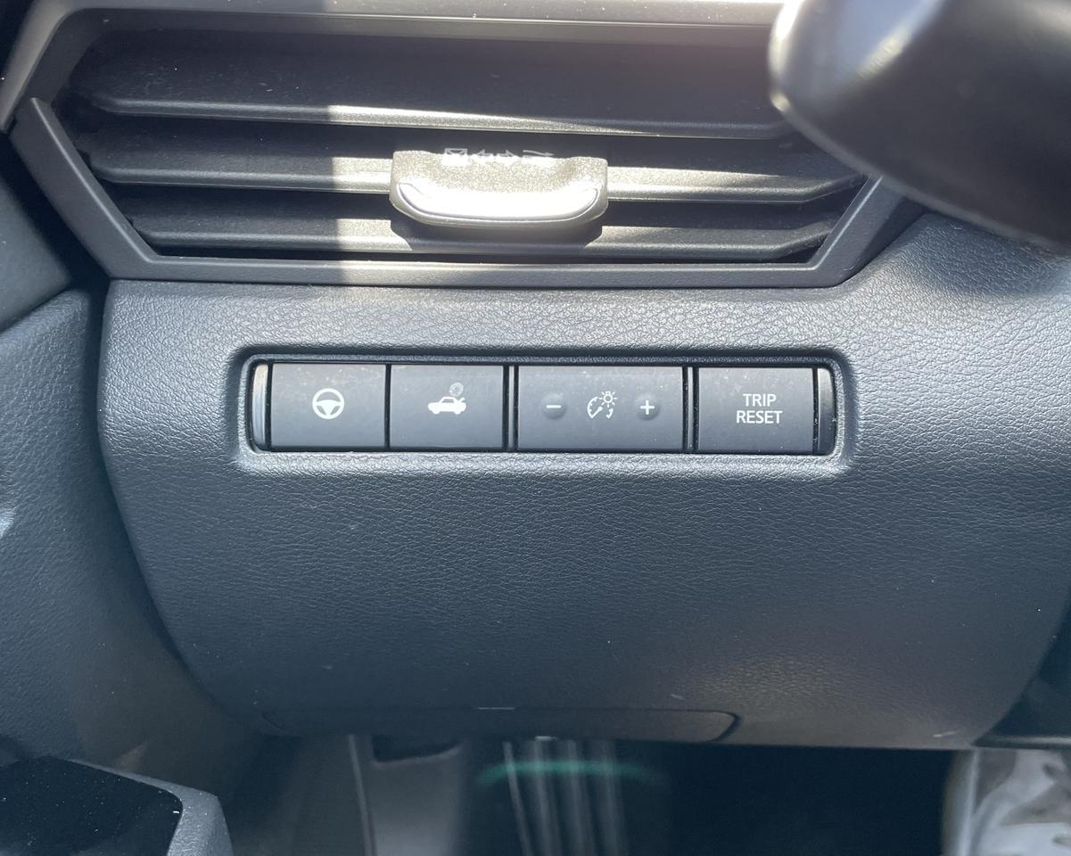 Vehicle image 18 of 19
