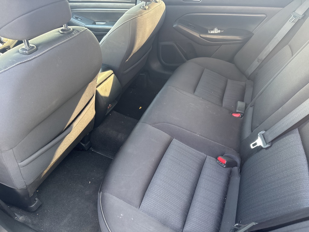 2020 Nissan Altima 2.5 S Image 7 of 12