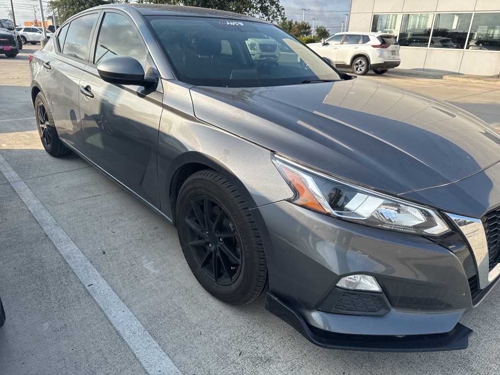 2020 Nissan Altima 2.5 S Image 3 of 12