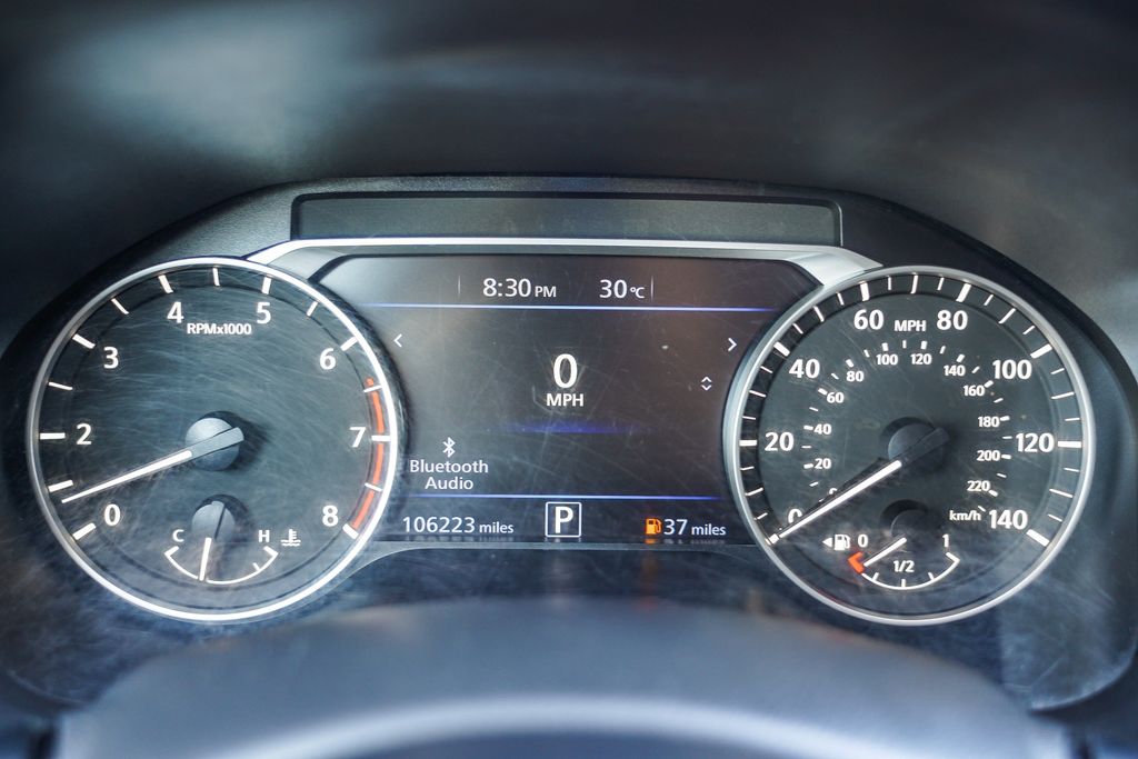 Vehicle image 17 of 28