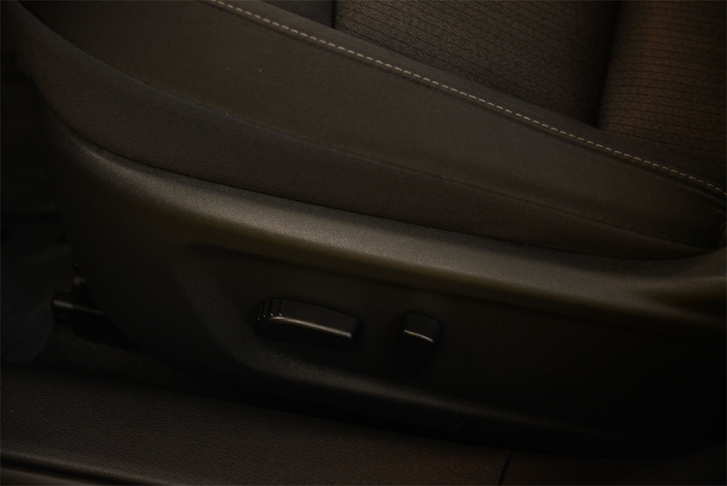 Vehicle image 13 of 31