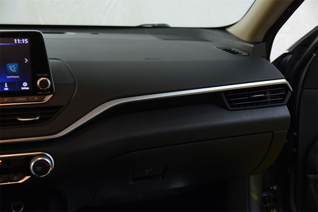 Vehicle image 16 of 31