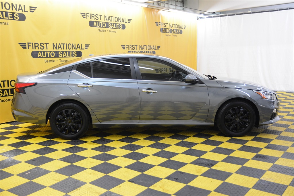 Vehicle image 6 of 31