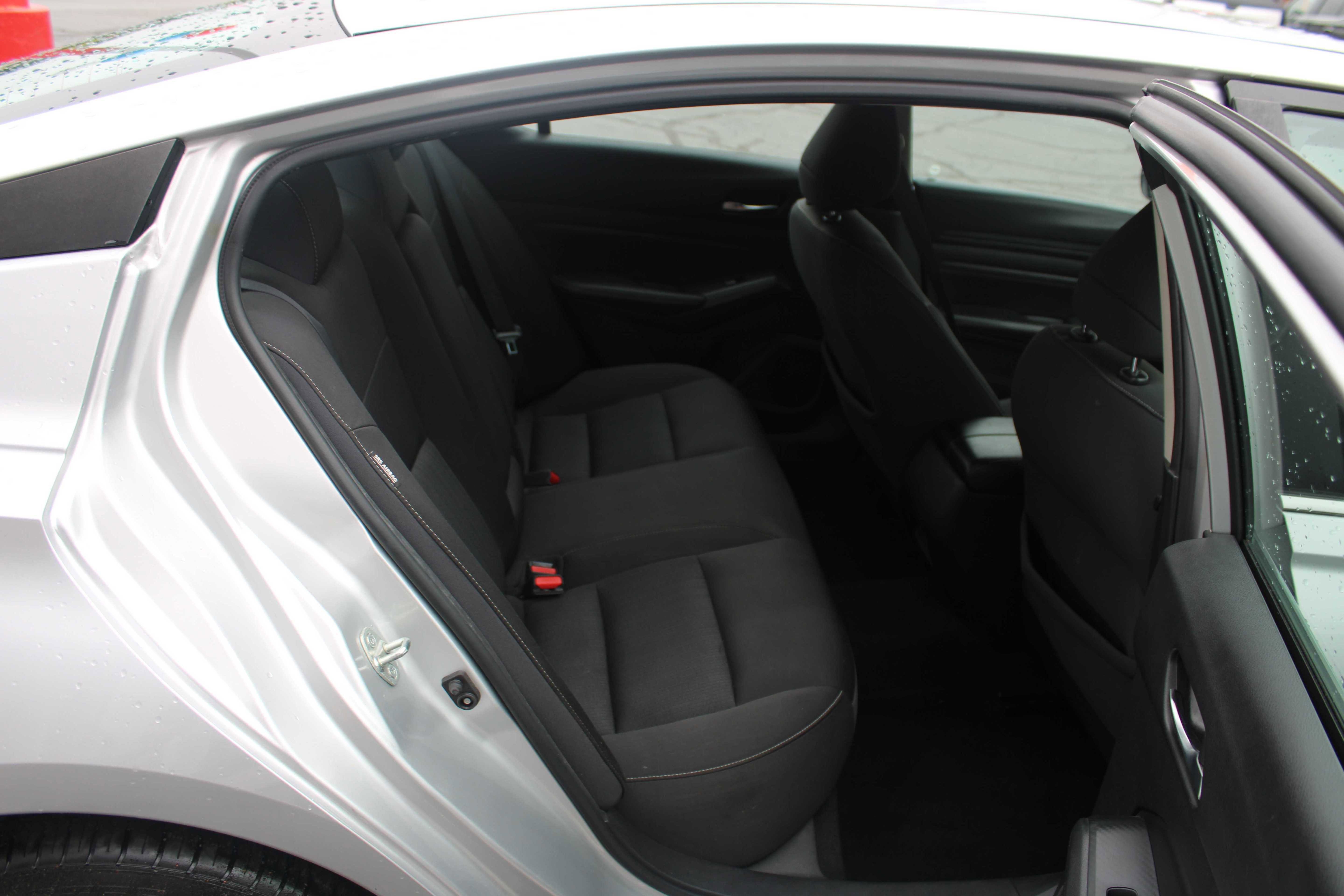 Vehicle image 20 of 22