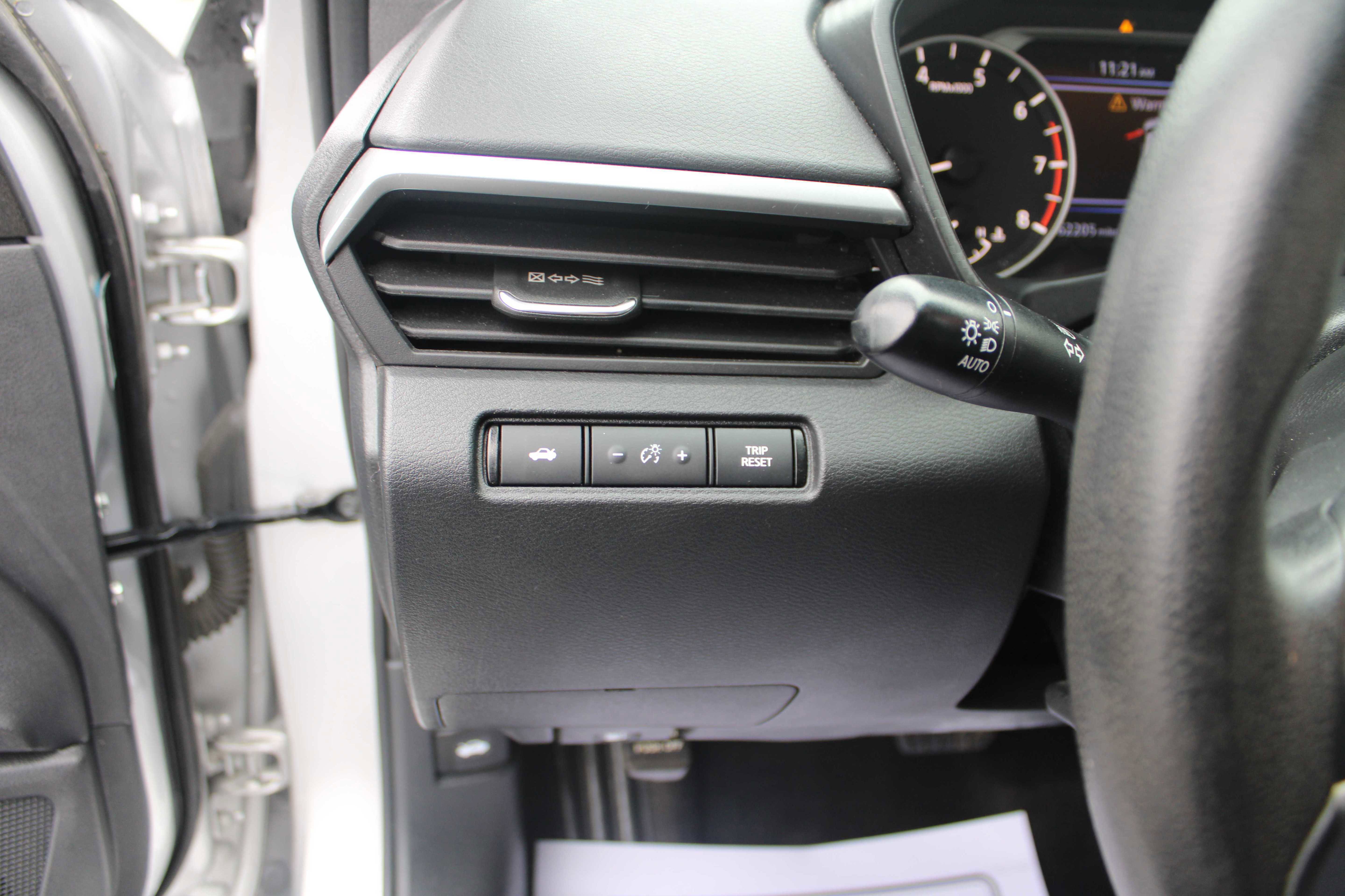 Vehicle image 12 of 22