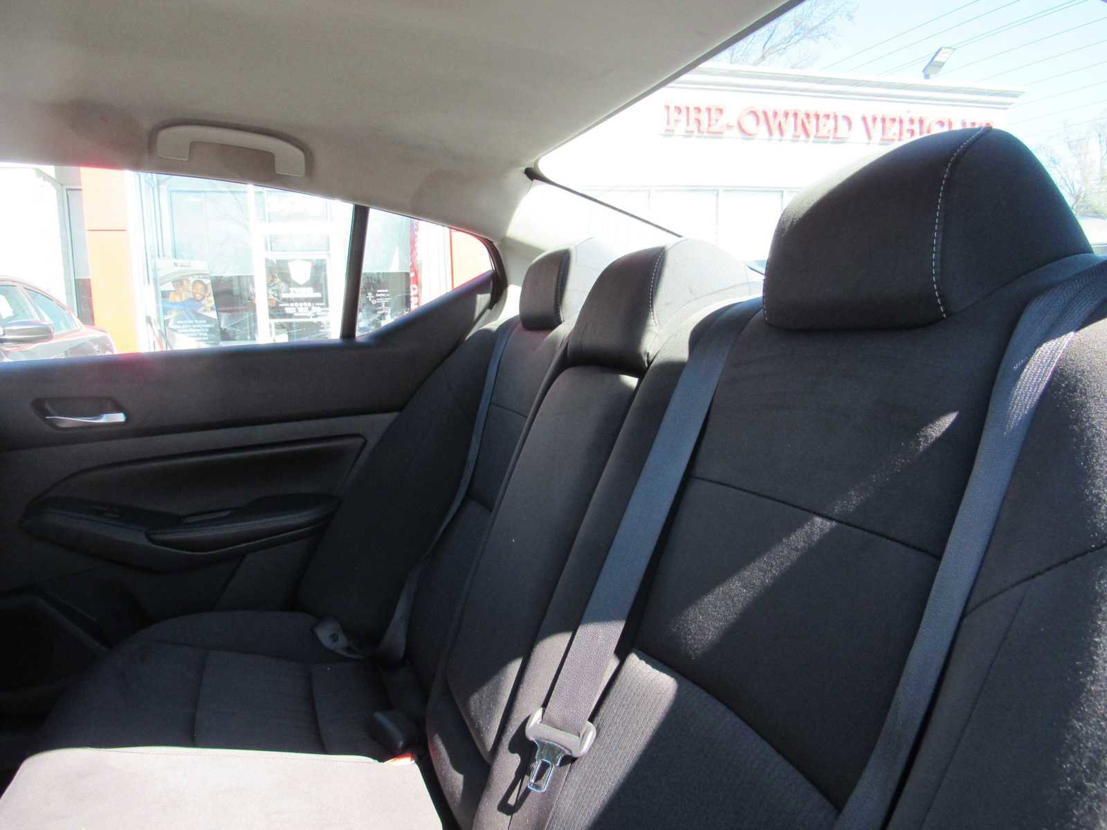 Vehicle image 12 of 18