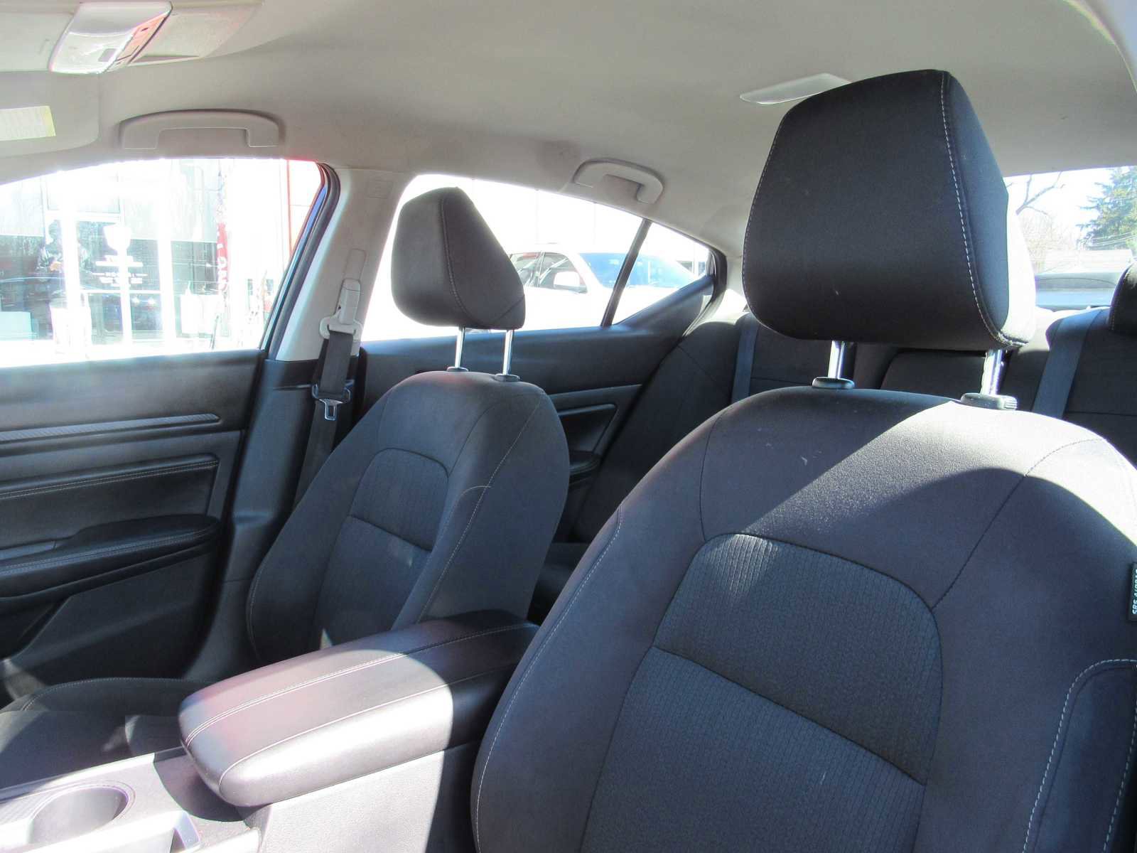 Vehicle image 11 of 18