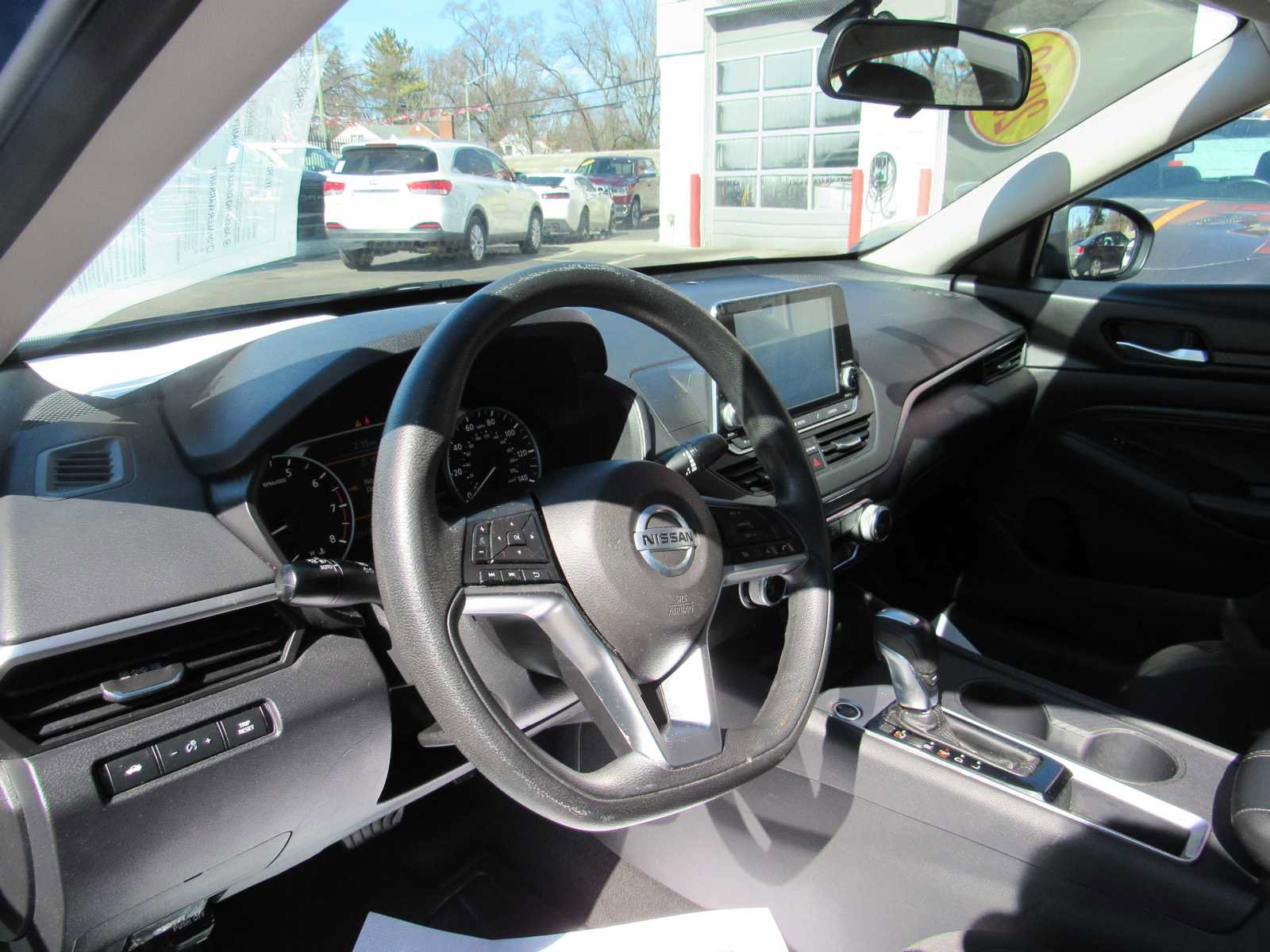 Vehicle image 9 of 18