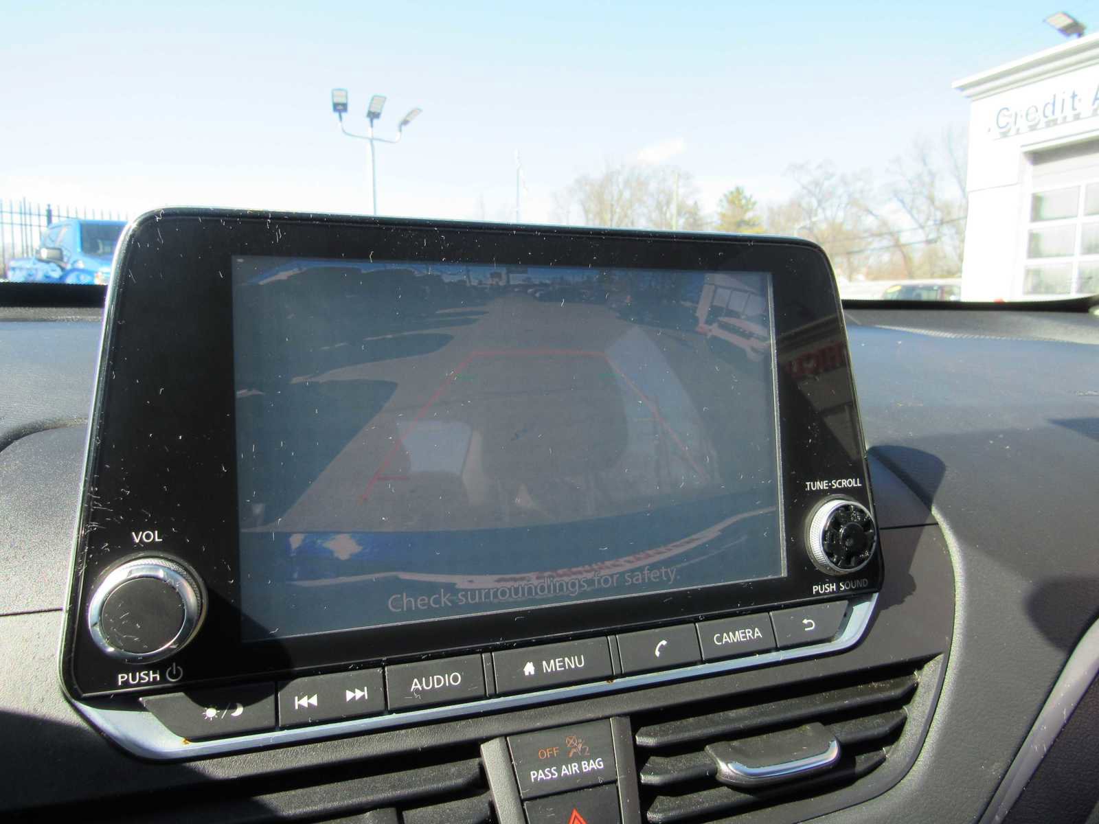 Vehicle image 14 of 18