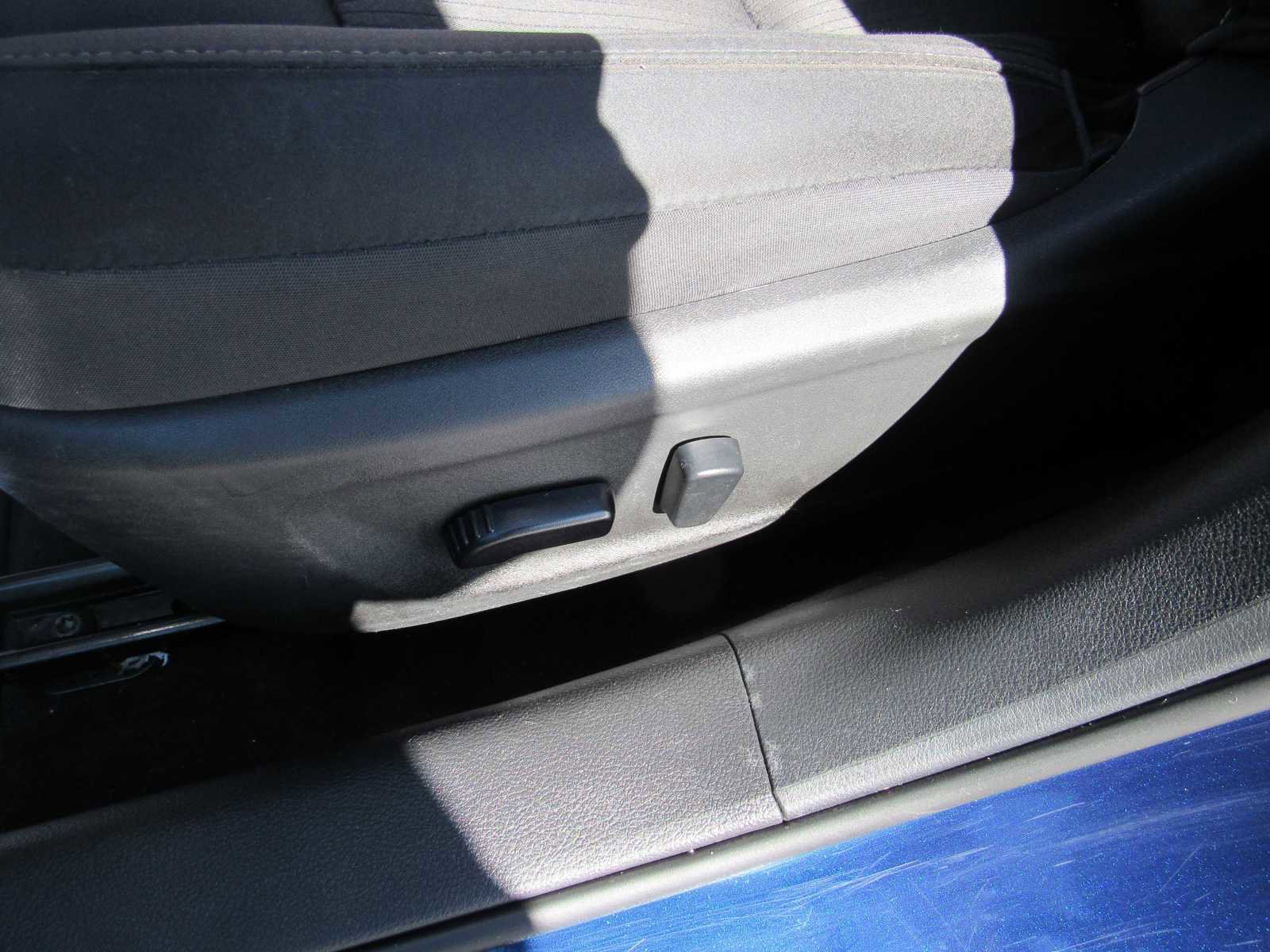 Vehicle image 10 of 18