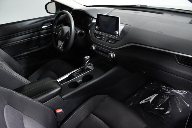 Vehicle image 14 of 30