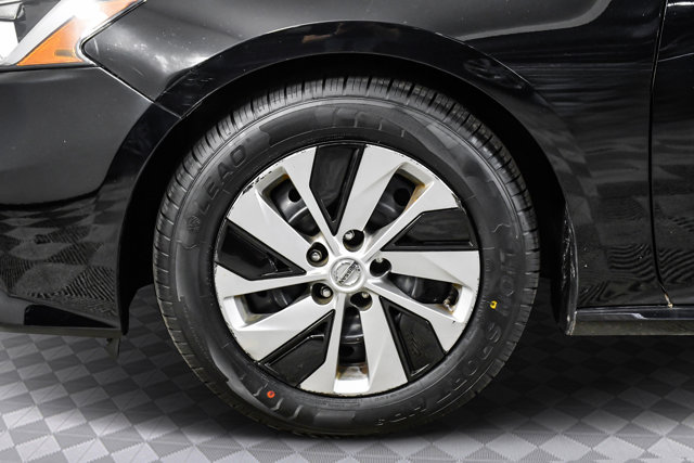 Vehicle image 10 of 30