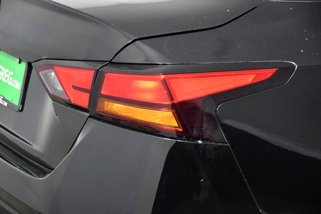 Vehicle image 27 of 30