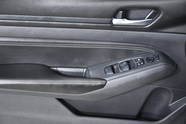 Vehicle image 22 of 30