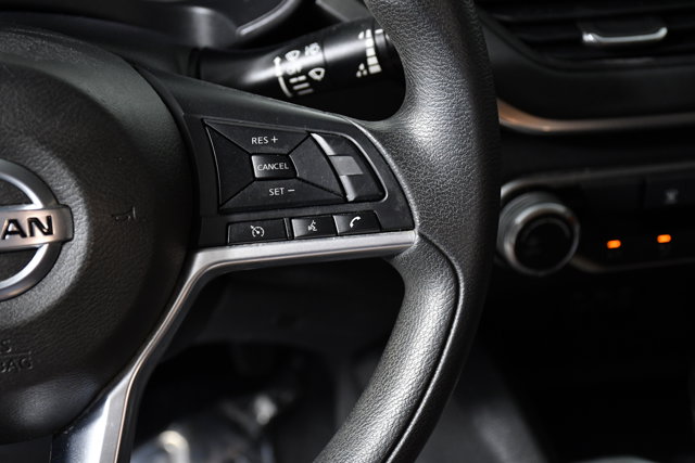 Vehicle image 21 of 30