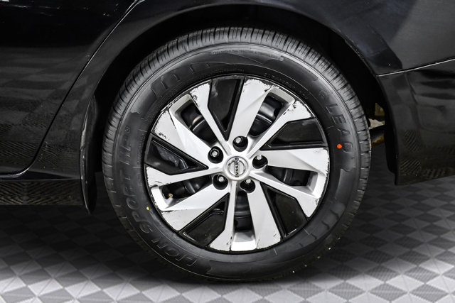 Vehicle image 9 of 30