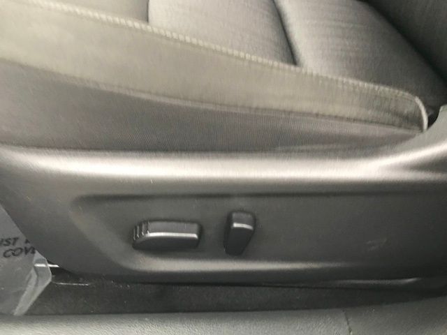 Vehicle image 31 of 35