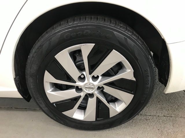 Vehicle image 9 of 35