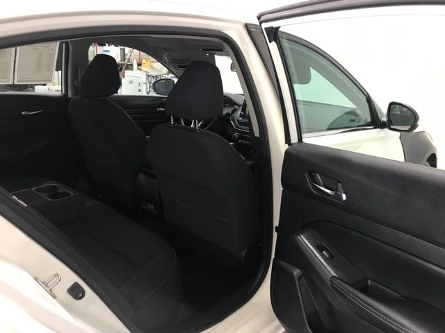 Vehicle image 14 of 35