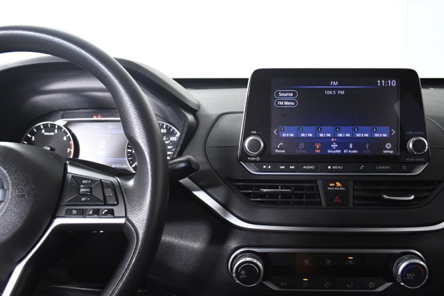 Vehicle image 13 of 32